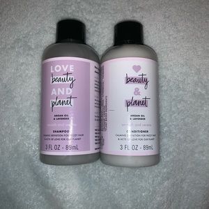 Love Beauty & Planet Travel Set
